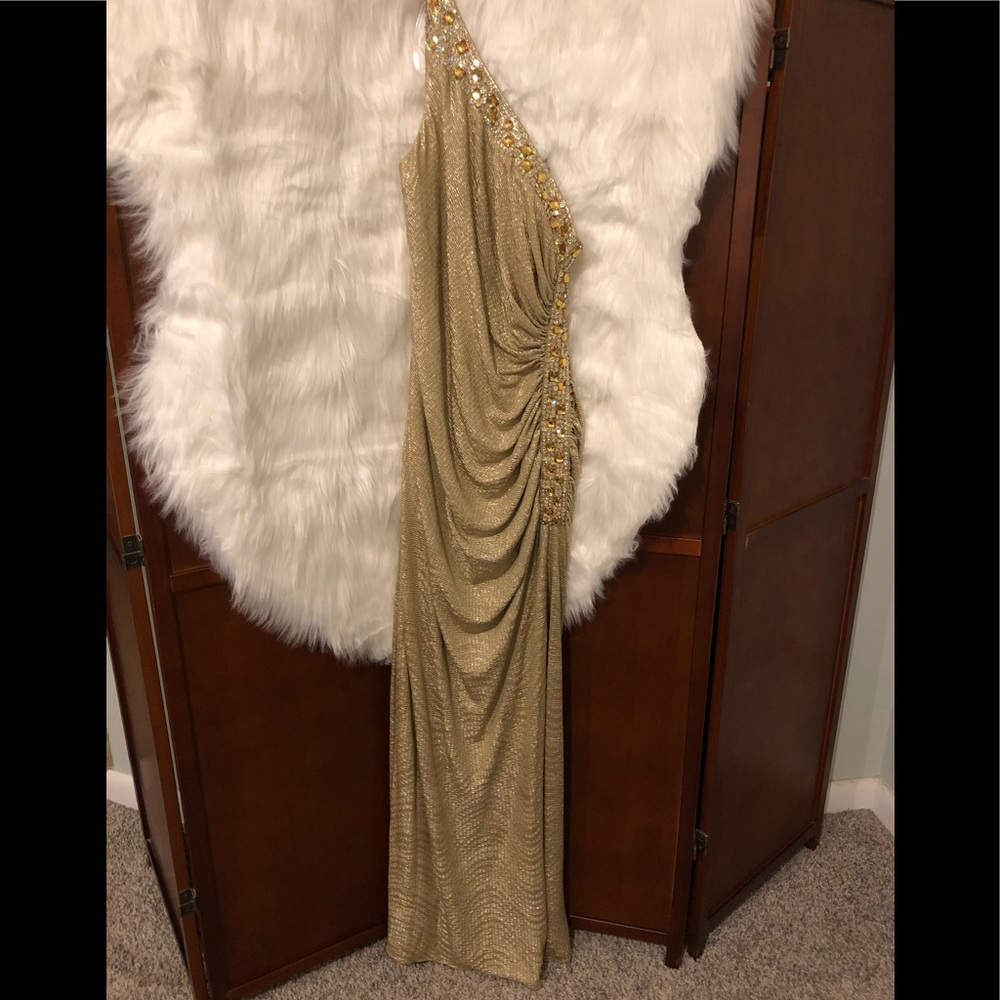 Betsy & Adam Elegant Shimmering Gold One-Shoulder Evening Gown, Size 6